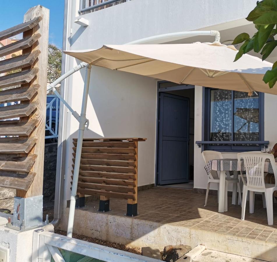 Charmant Appt Proche De Toutes Commodites La Possession Exterior foto